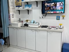 -世龙世家灰指甲·甲沟炎·跖疣护理·修脚(东江湾路店)