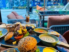 瀑布芝士牛肉汉堡-Let'sBURGERplus·非常创意汉堡(三里屯店)