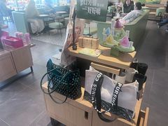 -星巴克臻选(华堂·新辰汇店)
