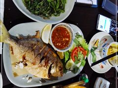 -大头虾越式风味餐厅(光明广场店)