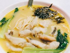-明呈黄鱼面馆(斜土路店)