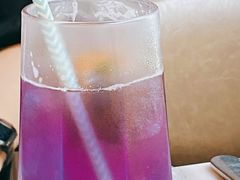 紫菠萝蝶豆花白茶气泡汁-The Rug Cafe(王府中环店)