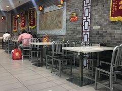 大堂-老边饺子馆(北京南站1店)