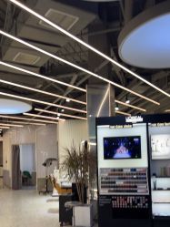 -PE SALON 