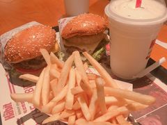 -The Habit Burger Grill 哈比特汉堡(复兴soho店)
