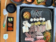 -小黑猪石板烤肉(皇冠花园店)