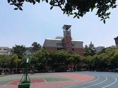 -武汉外国语学校