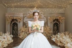 点击看大图 -伯瓷皇后婚纱艺术空间