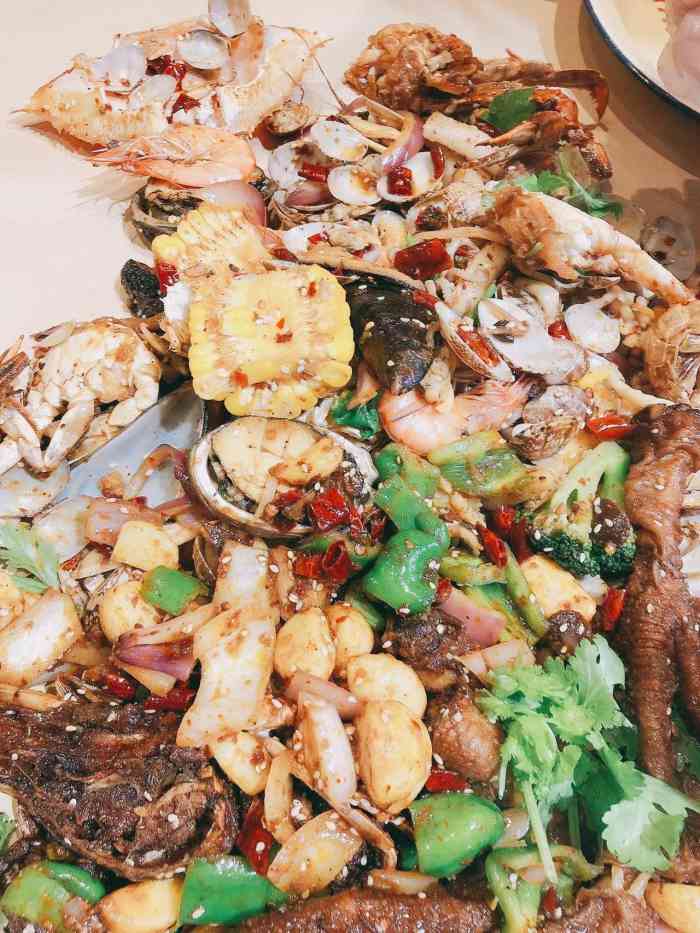 麻屋手抓海鲜(崇川区总店)-"点了好几个菜,基本上不踩雷,土豆片真的绝