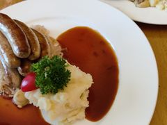兰特伯爵自制猪肉肠配酸菜、土豆-兰特伯爵西餐厅·啤酒屋(方庄店)