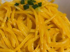 蟹黄咸蛋土豆丝-荆九爷爆炒桥头三嫩(浙大店)