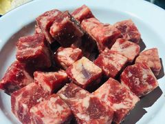 牛肉粒-马路牙子地桌烤肉(工体店)