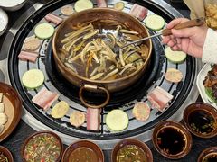 -阿山卓·野生菌火锅·纳西火塘烤肉