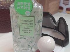 -名创优品(北京新中关购物中心地铁层店)