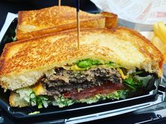 -The Habit Burger Grill 哈比特汉堡(爱琴海店)