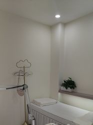 -苗方清颜专业祛痘·皮肤管理
