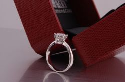 -威德钻石-克拉钻大本营(南京东路店)