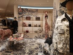 -乐蓬马歇百货公司(Rive Gauche)