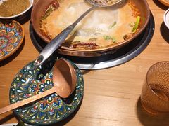 -洱火云南酸菜牛肉火锅(石景山当代商城店)