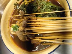 -拈签一笑黄牛肉辣卤串串