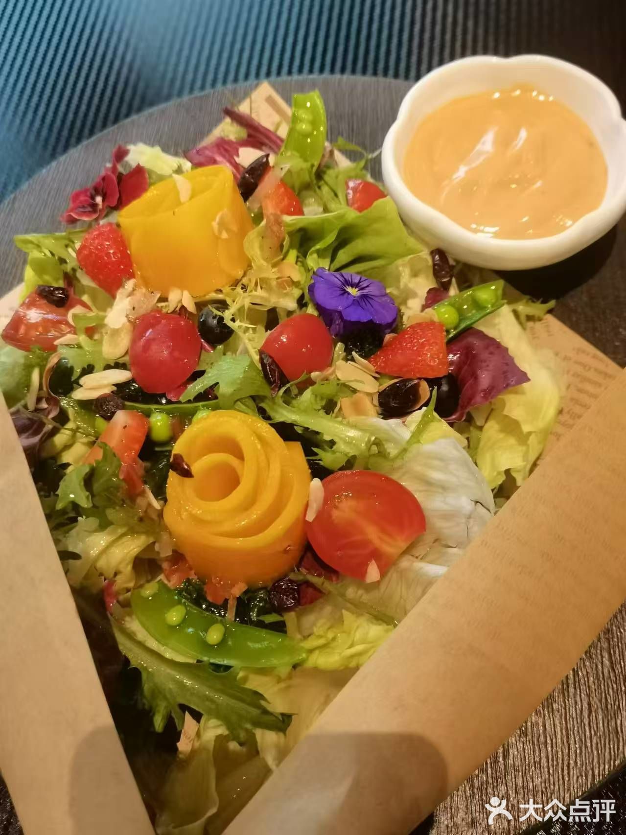 当时我觉得是太原正宗的西餐厅了。pizza是我的最爱