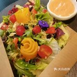 当时我觉得是太原正宗的西餐厅了。pizza是我的最爱