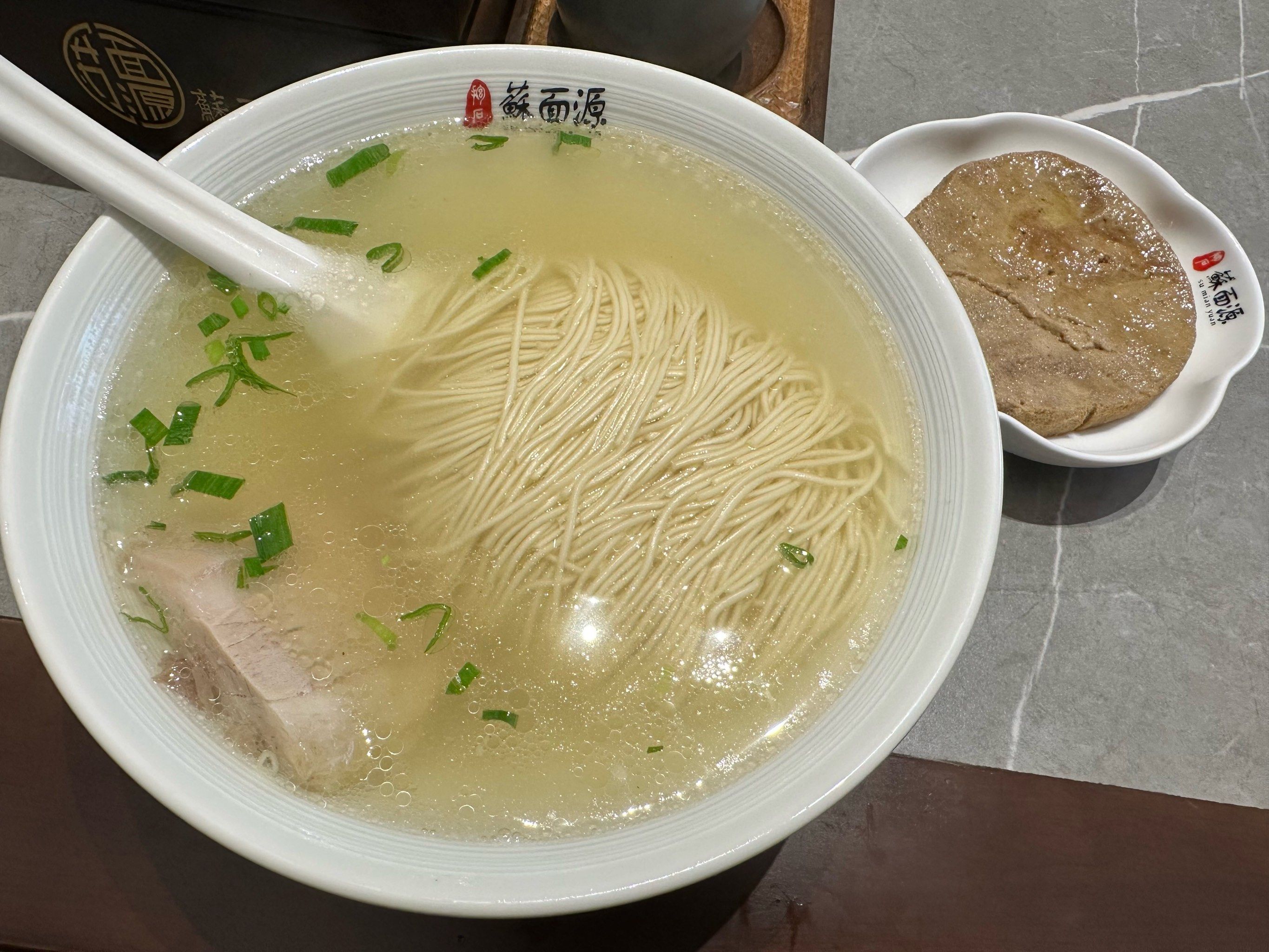 苏面源|边吃面边听评弹的面馆