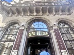 -中央咖啡馆