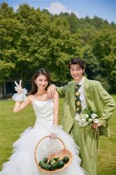 -易摄影婚纱摄影工作室