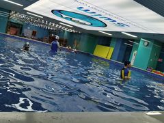 -Swim斯卫姆国际儿童游泳中心(红博中央公园店)