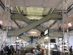 -乐蓬马歇百货公司(Rive Gauche)