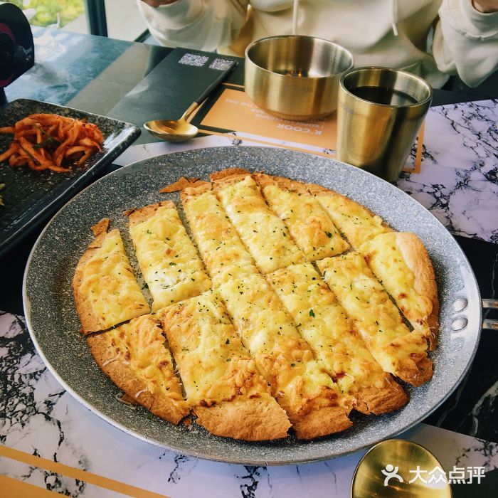 KCOOKING概念韩餐(世茂52+店)芝士榴莲薄饼图片