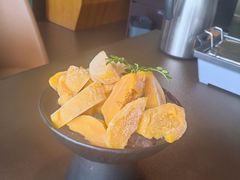 -曼听小寨海鲜烧烤·大连辣炒大王(盖州街店)