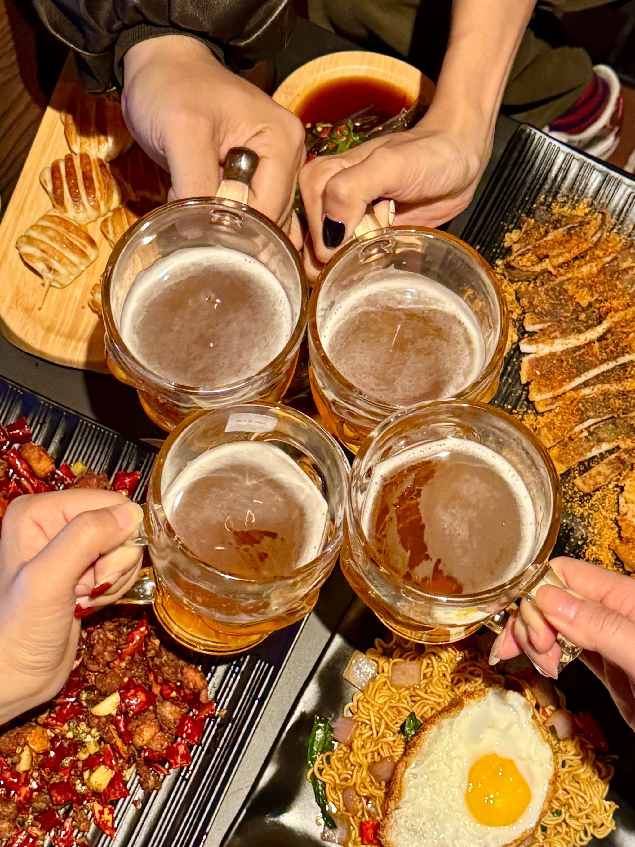 喝酒局‼️这里的氛围也太好了吧🤗