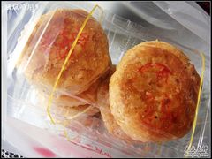 个头很大的素月饼-王家沙点心店(西康路店)