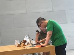-Apple零售店(华贸购物中心店)