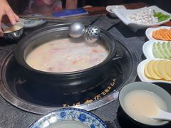 -大匠工房古船木艺术餐厅·猪肚鸡专门店(长白仙岛店)