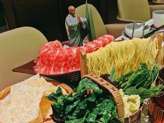 -洪氏嗨捞·广东猪肚鸡·椰子鸡火锅(西咸万象城店)
