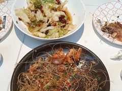 -阿瓦山寨·湘菜现炒·剁椒鱼头王(咸阳总店)