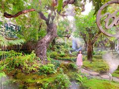 -Chom Cafe and Restaurant