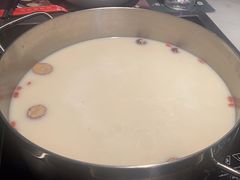 -尚尚仙·酸汤猪手·猪肚鸡火锅(华联万柳购物中心店)