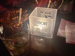 -TZ House音乐现场(来福士中心店)