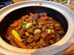 -帅巴人舅母子腊蹄民俗村