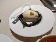 酸奶小兔子-海底捞火锅鲜切牛肉主题店(长寿路店)