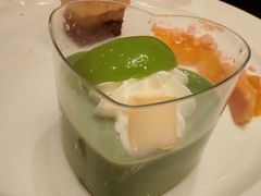 -广州万富希尔顿酒店·感趣自助餐厅·金秋蟹宴生蚝海鲜刺身