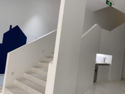 -微笑雨嘉造型护肤