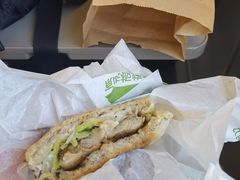 -麦当劳(上海虹桥站30B检票口楼上)