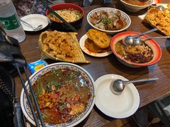 -爆炸头阿姨小四川正宗川味小吃(无任何分店)