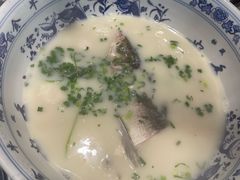 -南京金牛湖巨碗鱼头