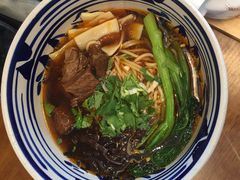 红烧牛肉面-头壹号 大油条·老长沙盖码饭(清河店)